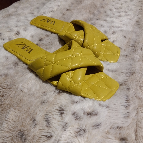Zara Quilted cross slides - Picture 5 of 6